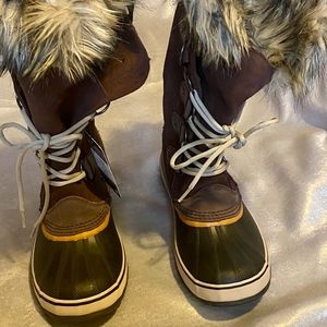 NWT Women's Sorel Joan of Arctic Boots